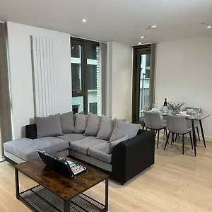 luxury-apartment-in-east-london.cambridgehotelsuk.com/